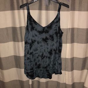 Torrid grey and black tie die tank sz 2